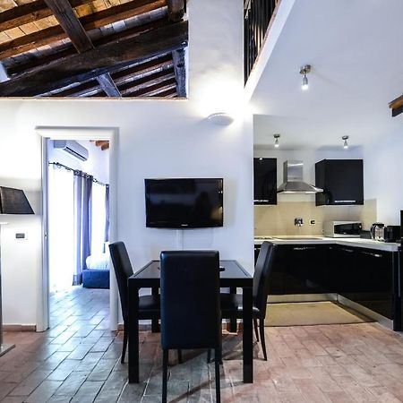 Ibernesi - Charming Apartment At The Roman Forums Esterno foto