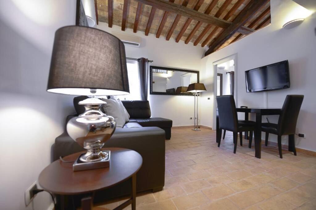 Ibernesi - Charming Apartment At The Roman Forums Esterno foto