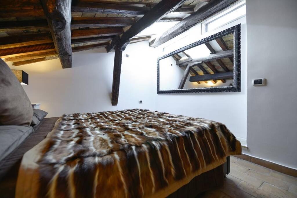 Ibernesi - Charming Apartment At The Roman Forums Esterno foto