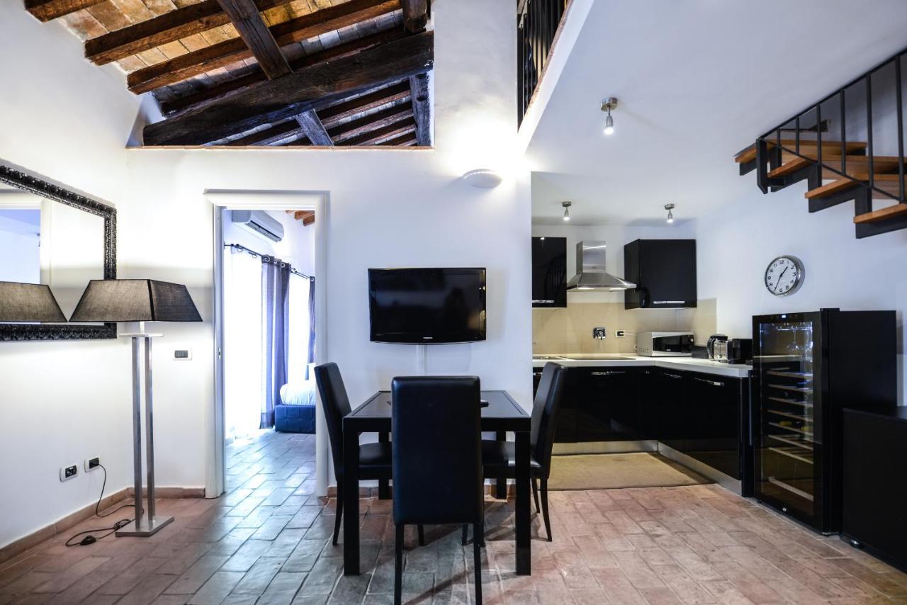 Ibernesi - Charming Apartment At The Roman Forums Esterno foto
